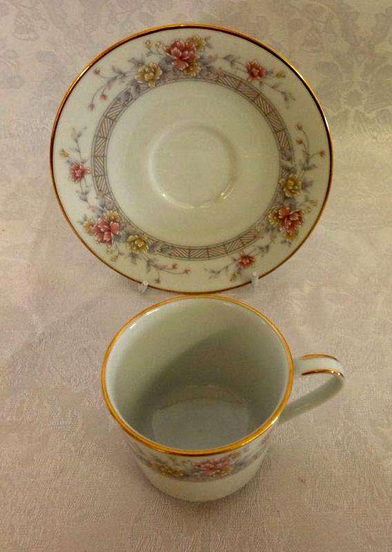Noritake Legendary Dream Street Demitasse Coffee Cups and Saucers