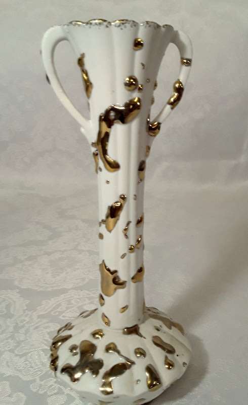 Dazzling vintage white and gold vase
