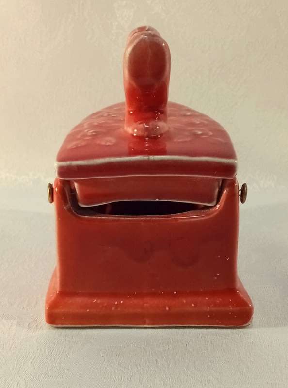 Balboa 1950s Red Iron Ornament