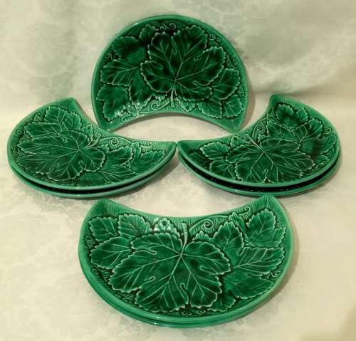 Vintage Wedgwood Majolica Crescent Green Vine Leaf dishes Circa 1962 (7 plates)
