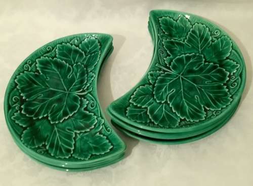 Vintage Wedgwood Majolica Crescent Green Vine Leaf dishes Circa 1962 (7 plates)