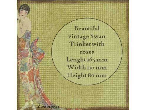 Beautiful vintage Swan Trinket