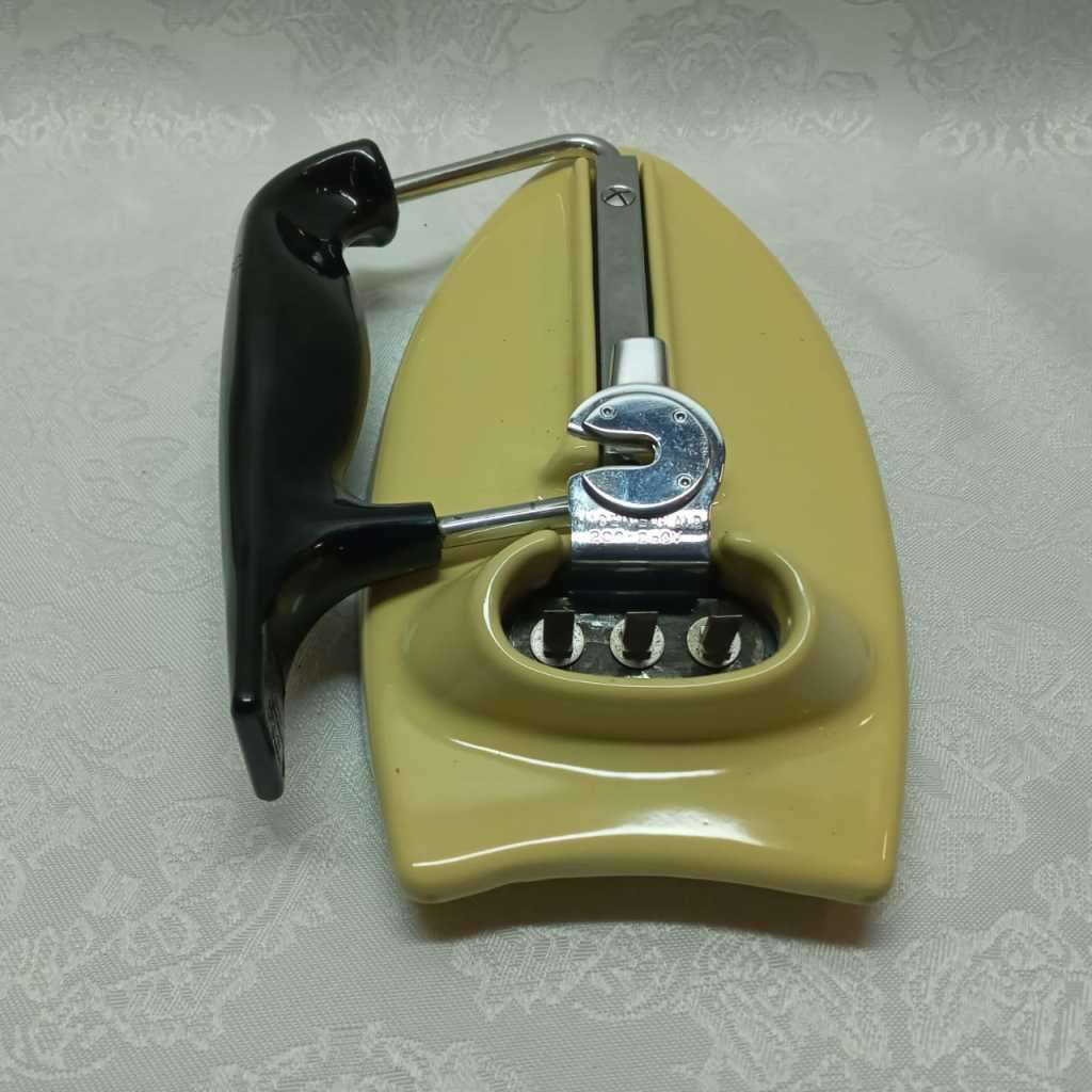 Circa 1936 Vintage HMV Electric travelling Iron
