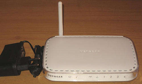 Netgear WGR614 v9 - Wireless 4 Port Firewall/Router - Iburst/Wimax