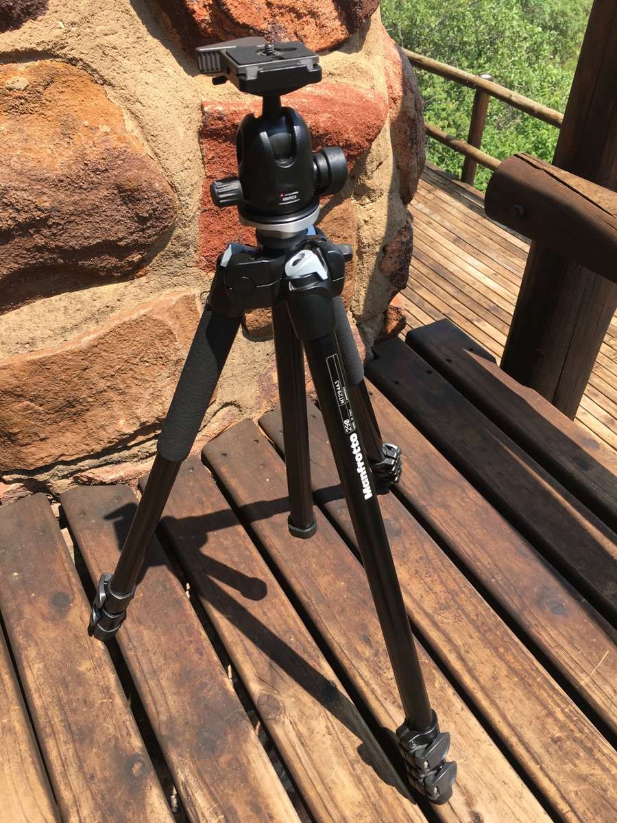 Manfrotto MK294A3-A0RC2 Aluminum Tripod with 496RC2 QR Ball Head