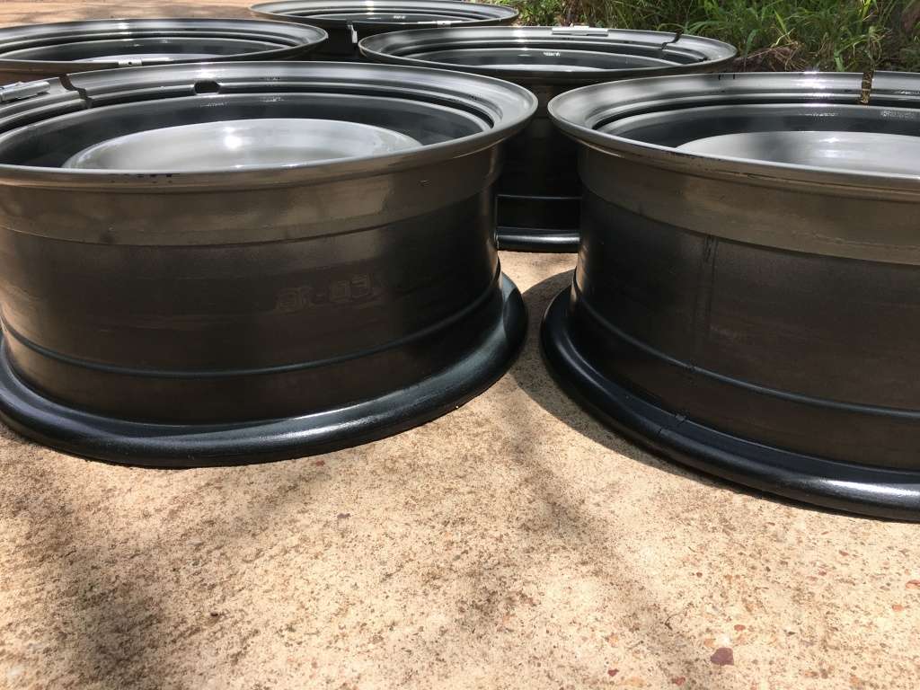 Land Cruiser Steel rims/wheels (set of 5)