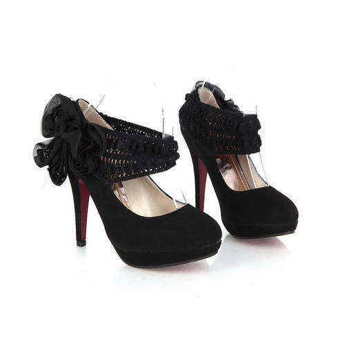 !!! NEW !!! Lace and Flower Decorated Suede Heels in Black (Size 2 - 5)