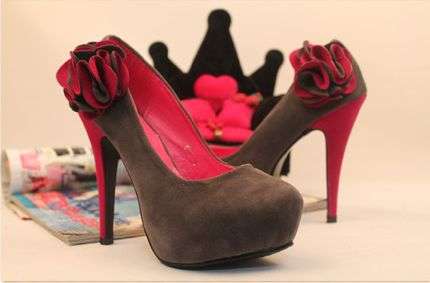 !!! NEW !!! Designer Grey and Pink Suede Heels (Size 2.5 - 6)
