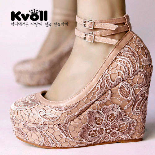 !!NEW!! Designer Lace Covered Wedges in Pink (2 - 6)