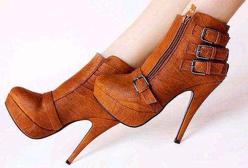 !!!NEW!!! Designer Short Booties in Tan ( Size 2 - 6.5 )