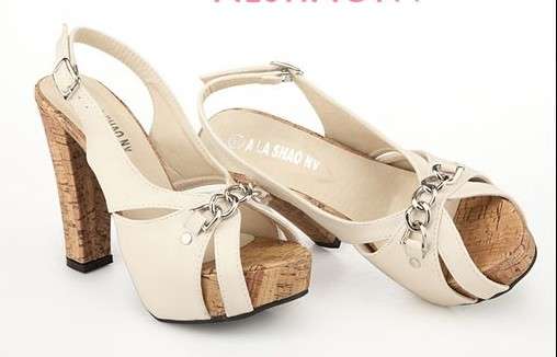 !! NEW !! Spring Fashion High Heeled Sandals in White ( Size 2.5  - 6 )