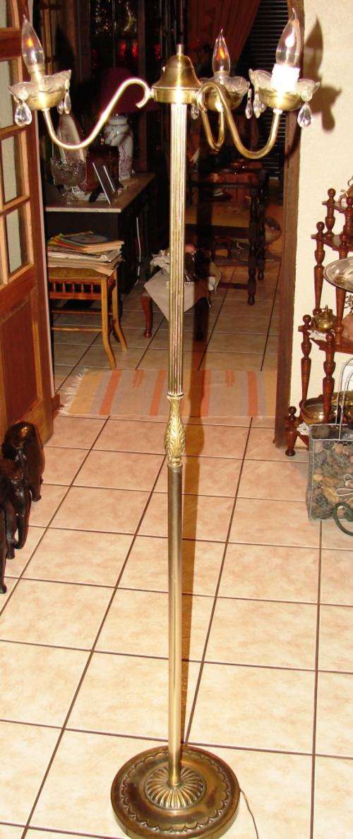 Art Deco Retro Copper plated lamp stand with three metal/glass cups and glass cristals