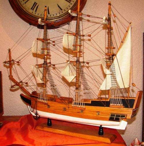 Beautiful Wooden Model Sail ship H 60 cm, L 60 cm and w 11cm-Good condition