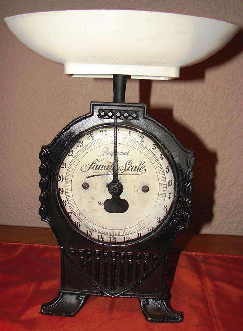 Antique Improved 25 lb Family Cast Iron Scale-Made in Germany