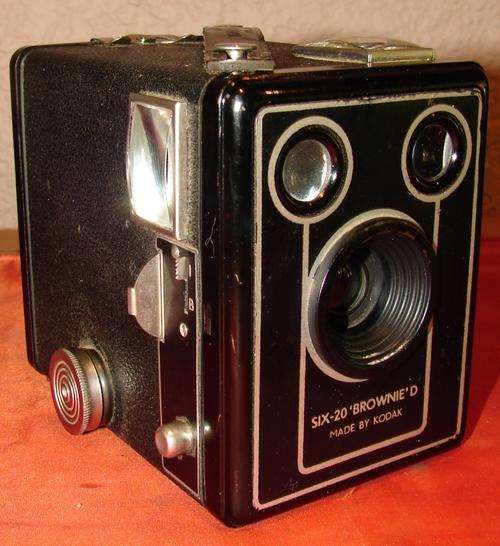 Vintage Brownie DBox Camera