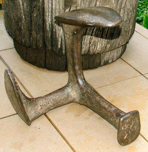 Antique Iron "Skoenlees" Shoemaker`s tool to work on shoes