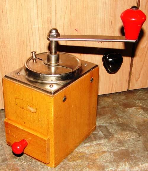 Vintage Spice/coffee Grinder-Good condition and in working order