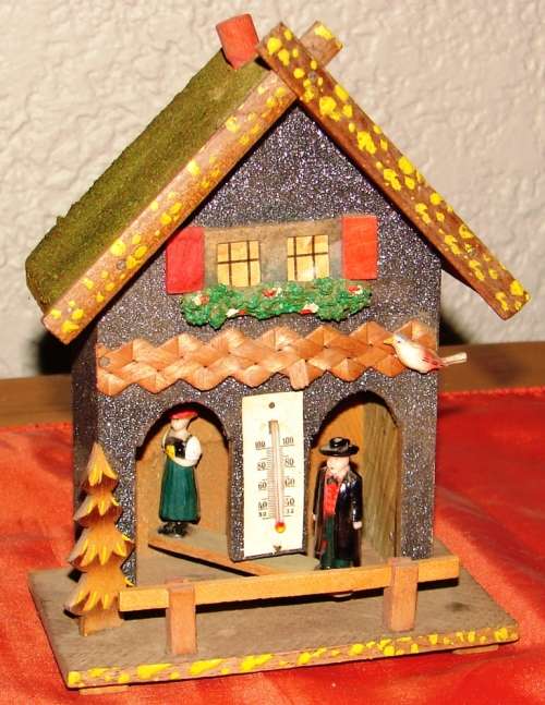 Vintage German Weather House Dia.17 cm x 12 cm x 7 cm-In working order