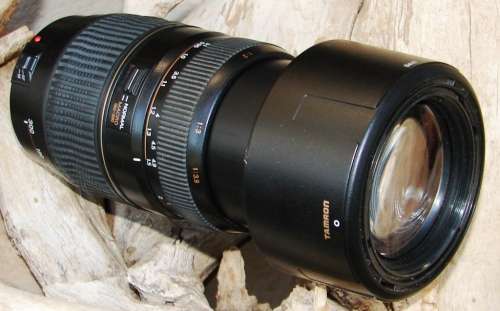 Tamron AF 70-300 mm Tele-Macro (1:2) 62 A17 Lens for Canon AF Camera-in good condition