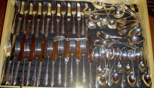 Beautiful Vintage 73 piece Saxony A1 cutlery set-very good condition