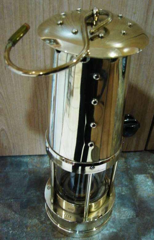 Vintage E Thomas&Williams Cambrian Miner`s Safety Lamp-serial No 823795-1981-Made in Walles UK