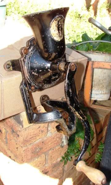 Vintage cast iron No 3 Beatrice Coffee Grinder-Original and in working order