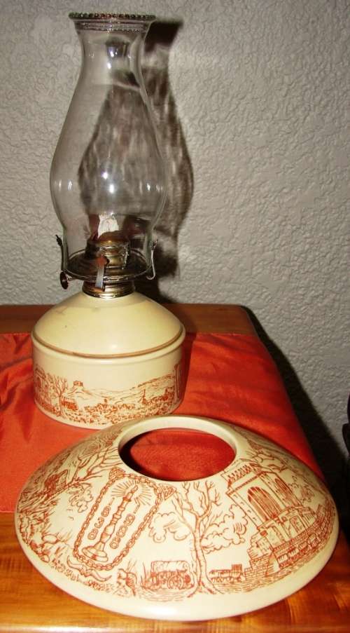 Big trek 1838-1988 Voortrekker commemoration parafin Lamp and shade-H 35 cm Shade dia.23 cm