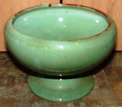 Beautiful green Linn Ware Bowl-H 11 cm, Top dia. 17 cm-Good condition