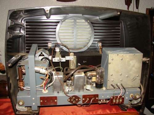 Big vintage portable 1950`s Murphy bakelite Valve Radio-Dia.48 cm x 37 cm x 22 cm