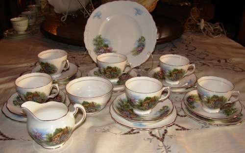 Beautiful vintage Royal C Vale 2 tea set with country scene and gold trimmings- England-21 piece