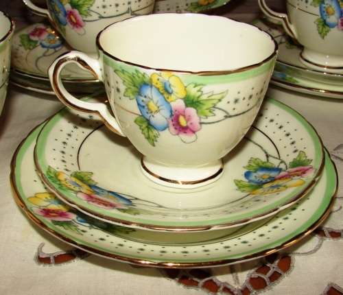 Stunning vintage Dephine Bone China tea set with flowers and gold trimmings- England-21 piece