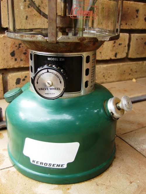 Green Coleman Model 231- The Coleman Co Inc Nichita Kansas USA 01/1976 Kerosene lamp-dual mantles