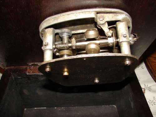 Vintage ebonised wind-up Horn Gramophone-motor by The Gramophone Co-Hayes Middlesex-in working order