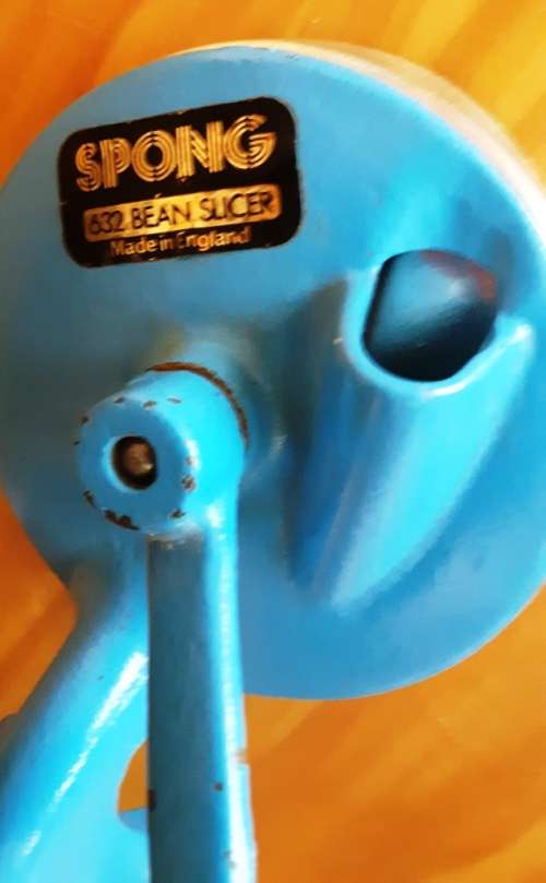 Blue Spong 632 Bean Slicer - Made in England in original good condition and working