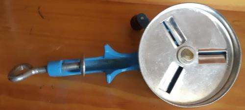 Blue Spong 632 Bean Slicer - Made in England in original good condition and working