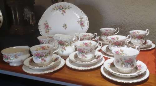 Beautiful vintage 27 piece "Royal Albert  Moss Rose"- 1956-England tea set in mint condition