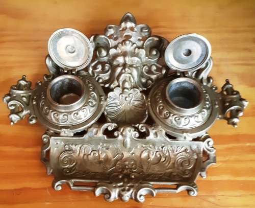 Beautiful good quality antique Art Nouveau Brass Ink well-good condition-weighs 1 Kg