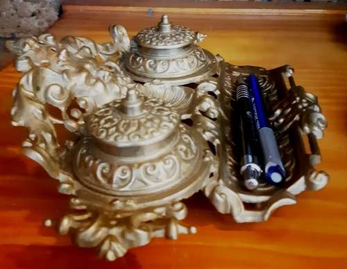 Beautiful good quality antique Art Nouveau Brass Ink well-good condition-weighs 1 Kg