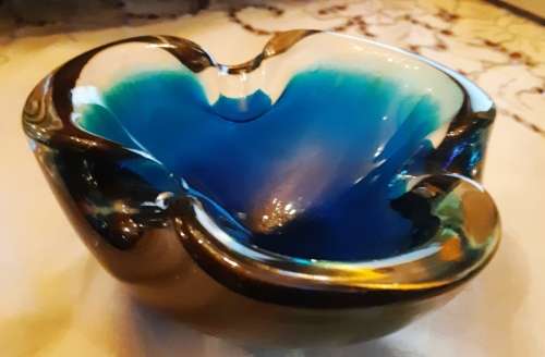 Beautiful dark blue Murano glass ash tray weight 800 gram-dia. 13 cm x 13 cm x 6 cm