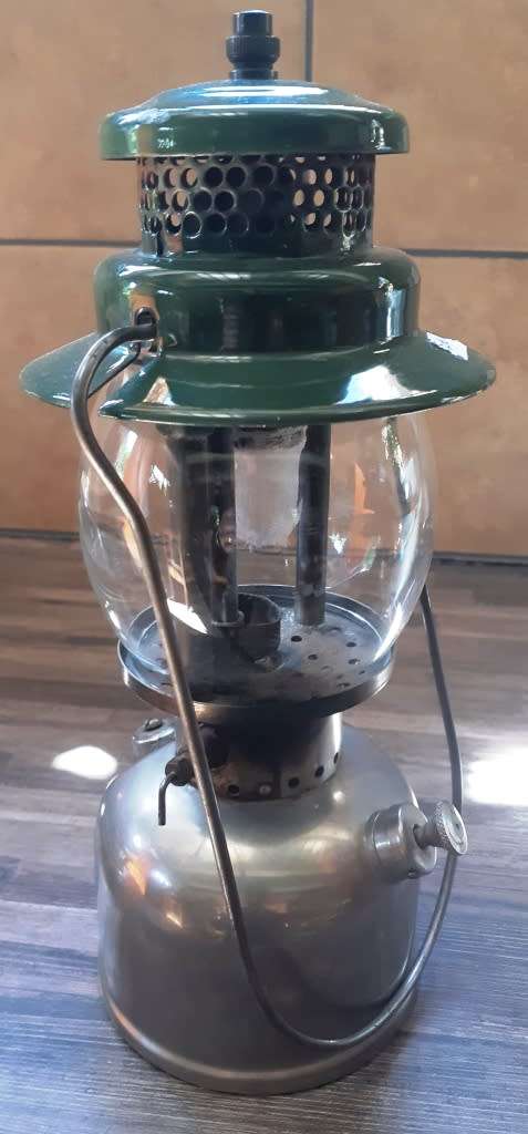 Vintage Coleman 249 "The Sunshine of the night" Made 2/2/1953 Canada kerosene lamp-need service