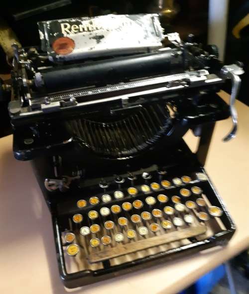 Antique 1914 Remmington 10 Standard black metal Typewriter-Serial no RE 05008