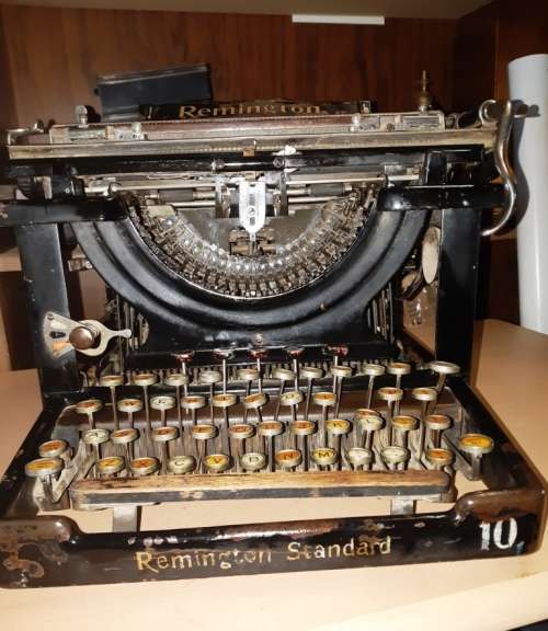 Antique 1914 Remmington 10 Standard black metal Typewriter-Serial no RE 05008
