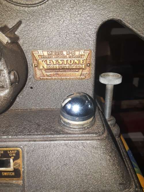 Vintage Keystone Model R8  -  8 mm movie projector in original  carry case