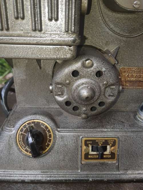 Vintage Keystone Model R8  -  8 mm movie projector in original  carry case