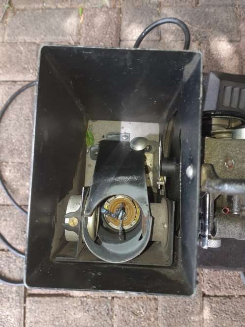 Vintage Keystone Model R8  -  8 mm movie projector in original  carry case