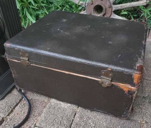 Vintage Keystone Model R8  -  8 mm movie projector in original  carry case