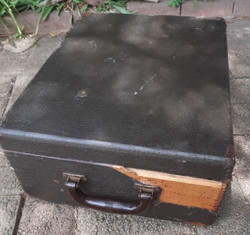 Vintage Keystone Model R8  -  8 mm movie projector in original  carry case