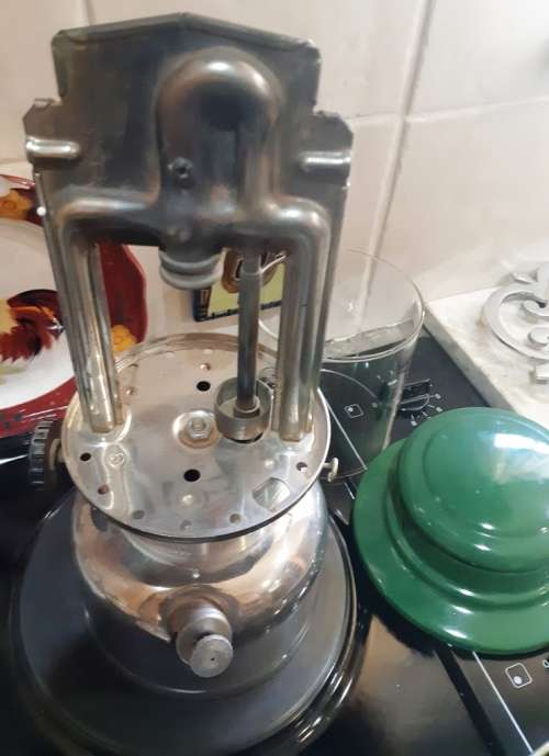 Vintage Coleman 339 -Feb 1981 Made in Canada-Kerosene Lamp-clean and in good condition