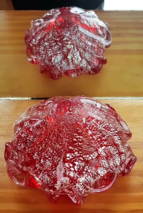 Stunning red  Murano bowl with silver dusted inlay-Top dia 13 cm and H 6 cm-no chips/cracks