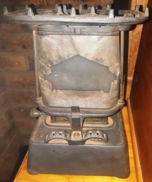 Antique cast iron portable cherosene/oil lamp/stove